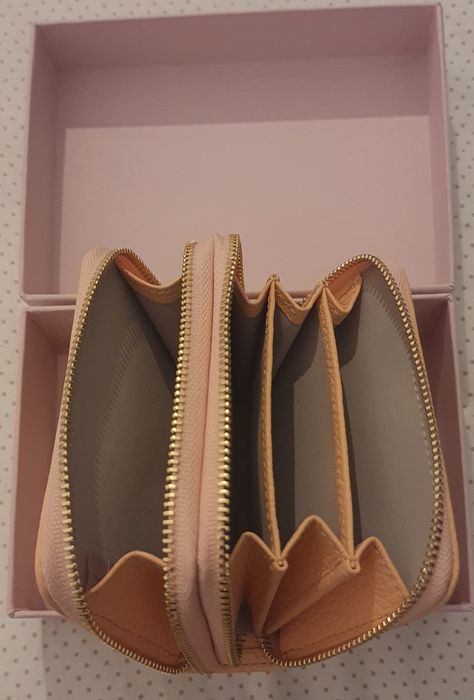 Vand portofel Coccinelle nou