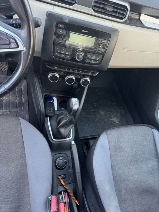 Se vinde renault duster