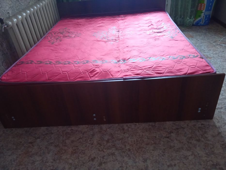 Спальный гарнитур