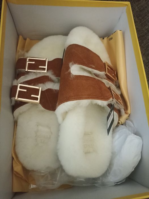 Продам оригинал обувь Fendi