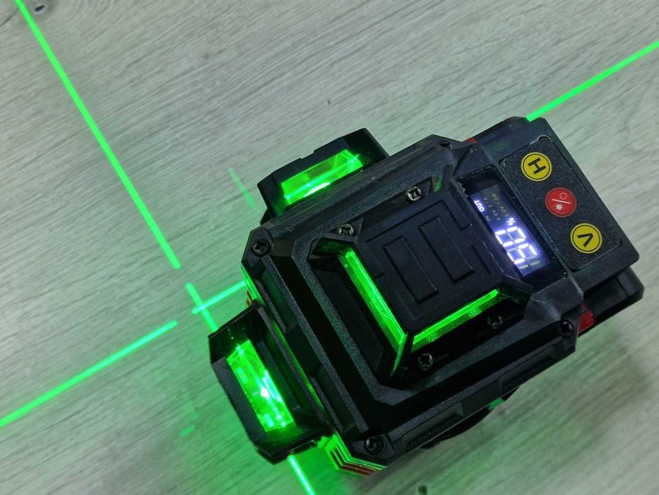 НОВ! 4D Лазерен нивелир RED TECHNIC RTPLK0036 / пълен комплект