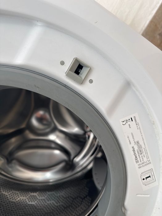 Пералня електролукс