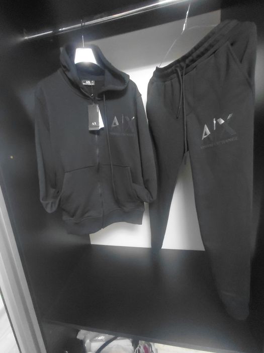 Trening barbati Armani!