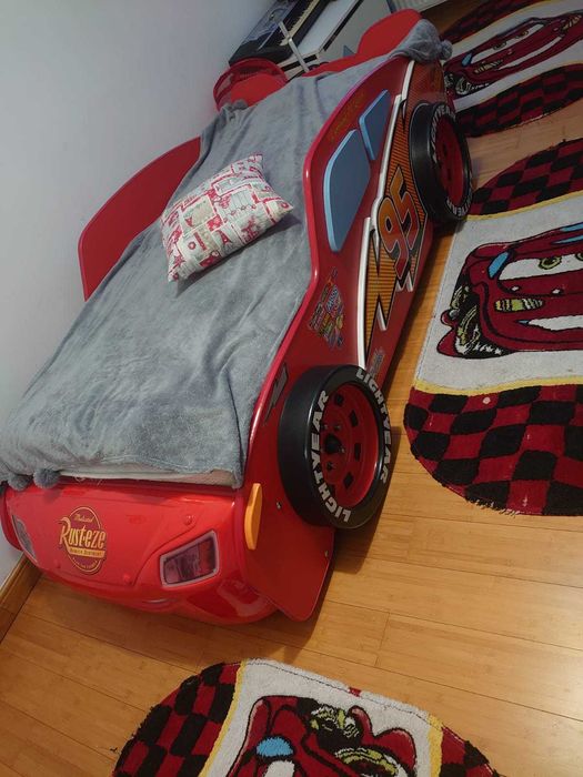 Pat masina copii  FULGER MCQUEEN CU ROTI 3D - Pat din lemn  MDF