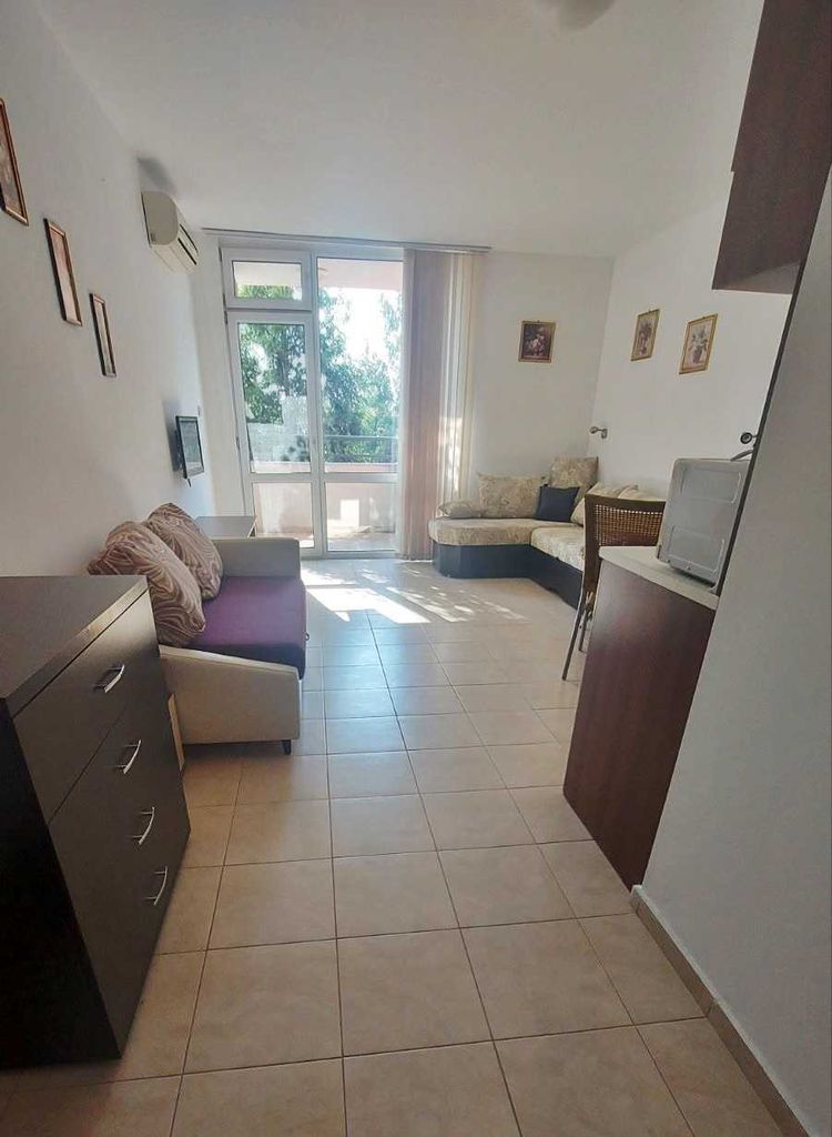 Продава се Едностаен апартамент в к.к. Слънчев бряг - 382 кв.м за 121 €/кв.м - Снимка #2