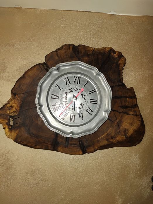 Стенен часовник от дърво и калай