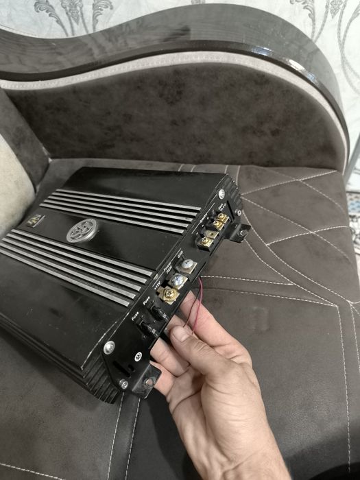 Sambufer JBL 1200 WATli + uslotel+yashik