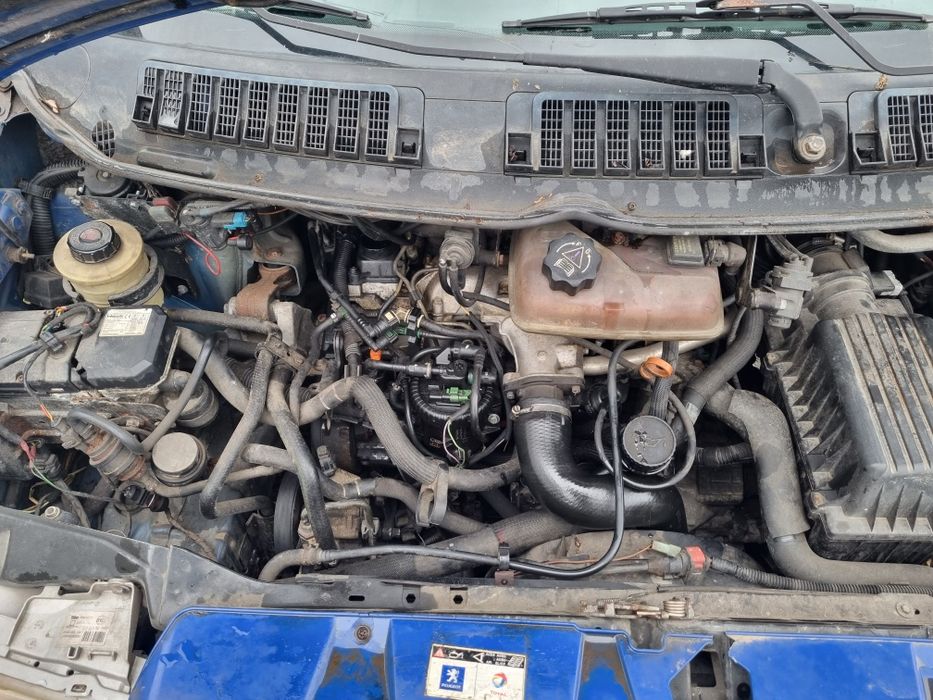 Dezmembrez Peugeot Expert 2.0 hdi