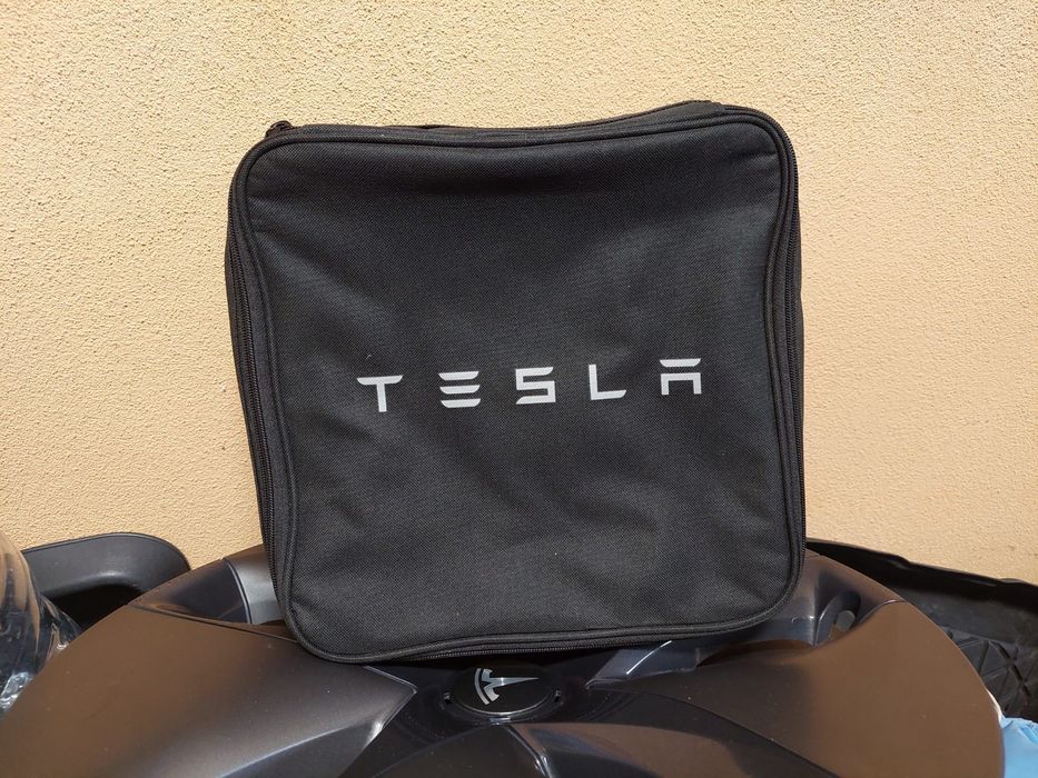 Чанта Тесла за Тесла 3 Tesla y Tesla xs
