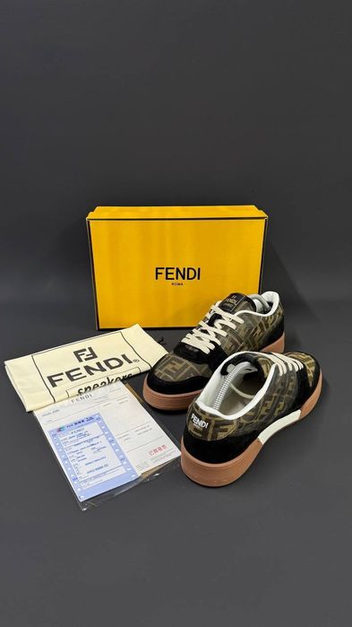 Adidasi Fendi unisex 
Premium piele 
36-46

1450 lei