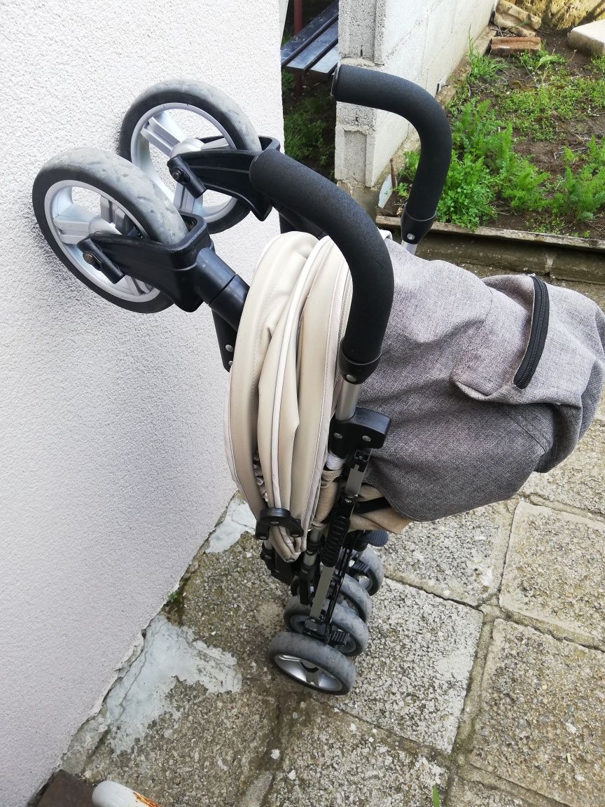 Лятна детска количка.