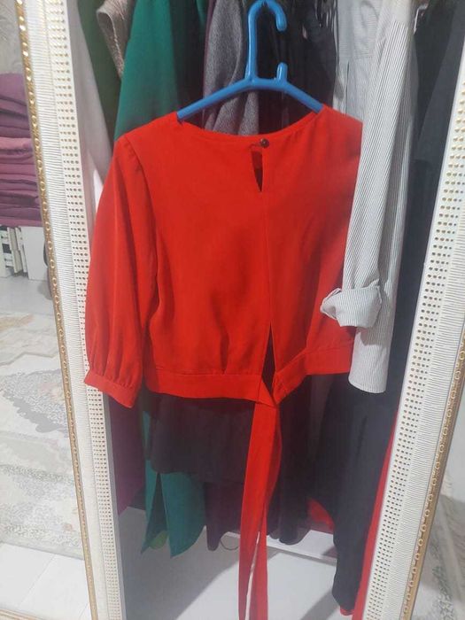 Продам б/у платья, босоножки