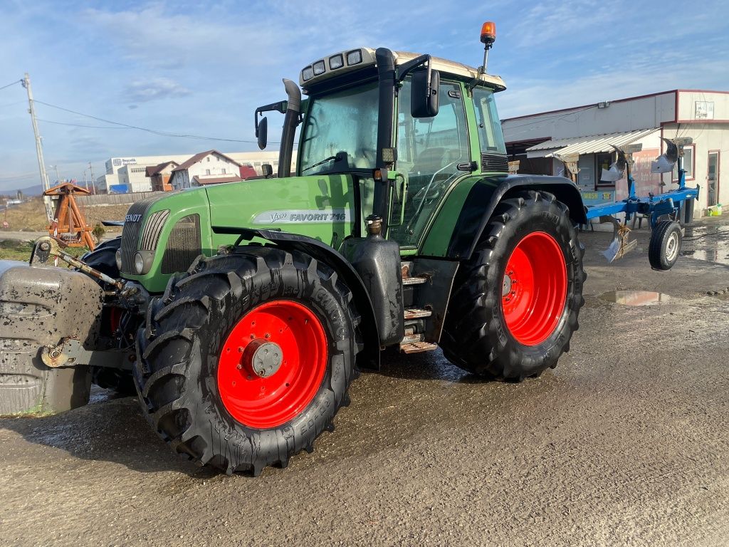 Tractor fendt vario 716