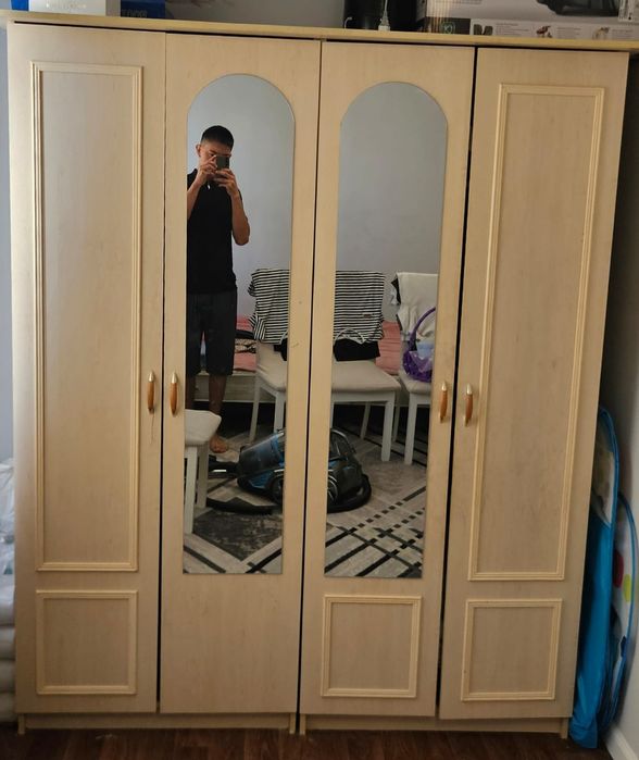 Продам шкаф ширина 185 см, длина 245 см