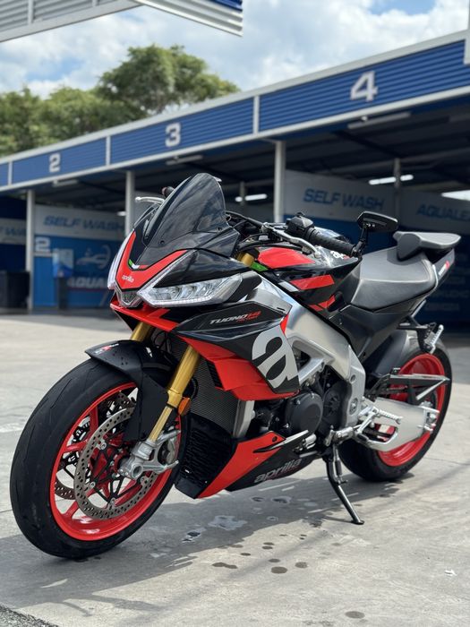 Aprilia Tuono V4 Factory 1100 Superpole 2021