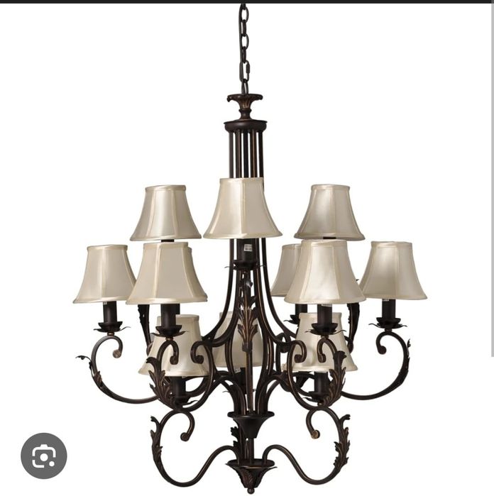 Vand candelabru in stare ca noua