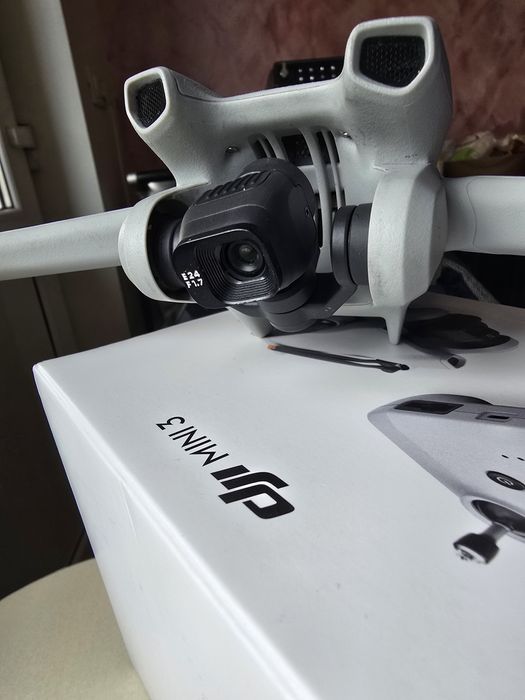 Drona DJI Mini 3 în stare foarte bună
