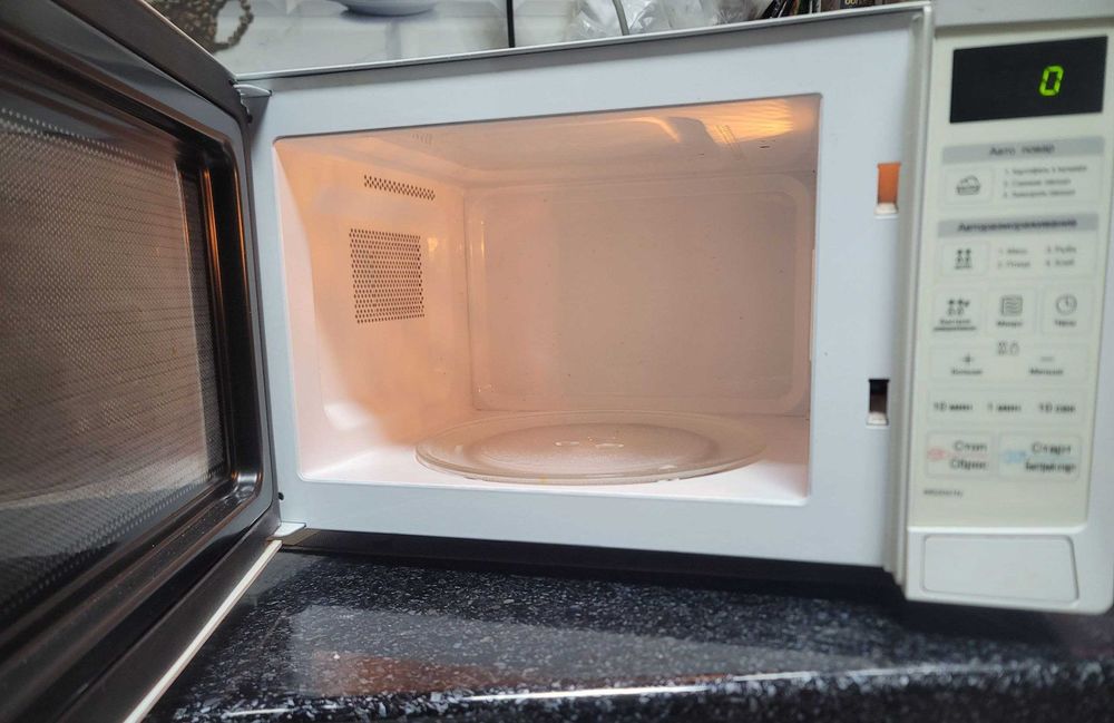 Новая корейская использвал 1,2раз состояние видно на фото