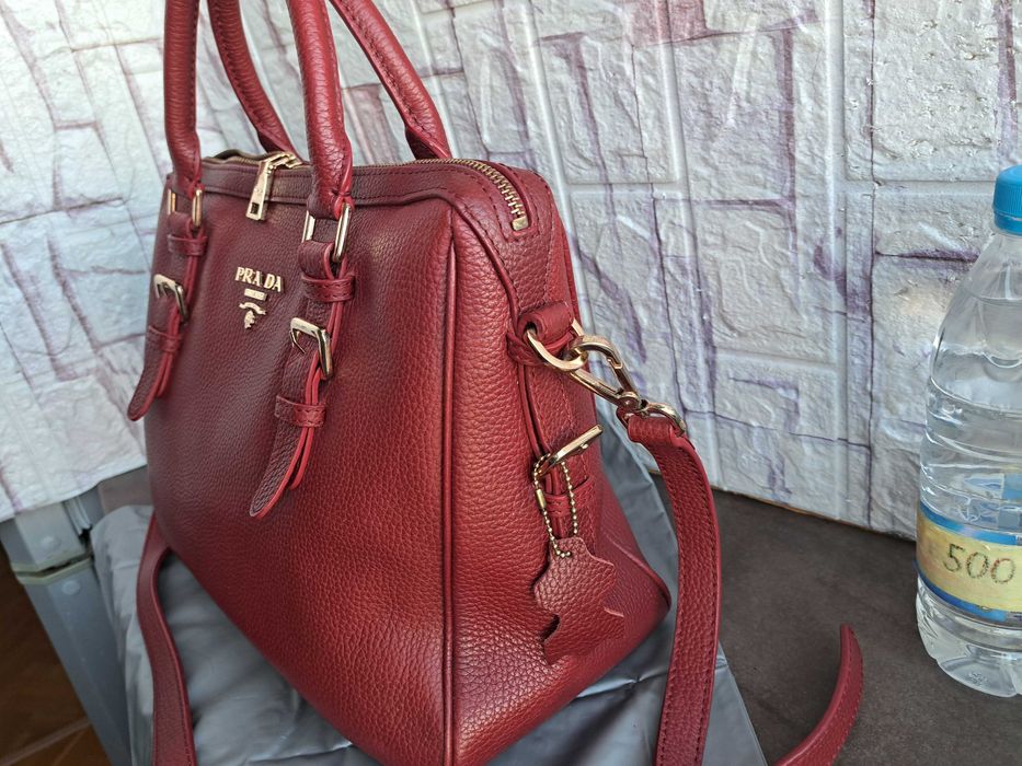 дамска чанта,PRADA тъмно червена чанта-естествена кожа