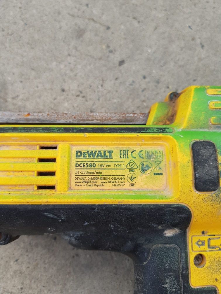 Pistol silicon  dewalt 18 v dce 580