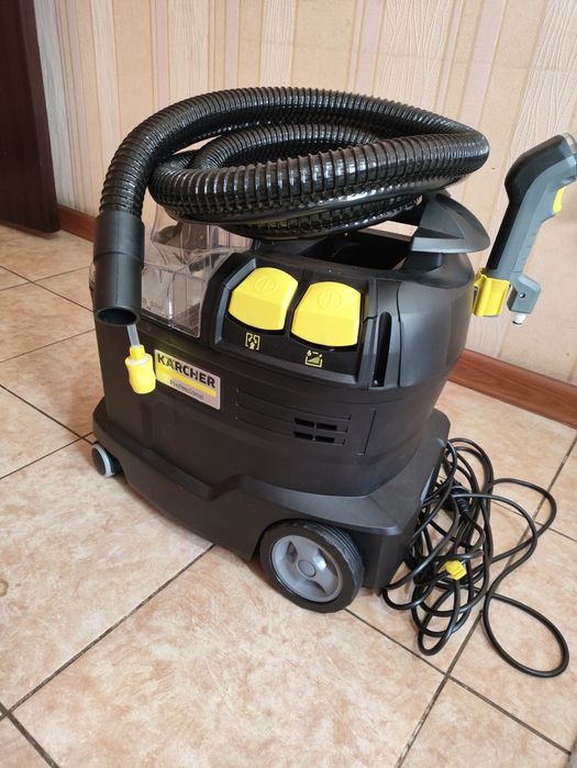 Новый моющий пылесос Karcher puzzi 8/1