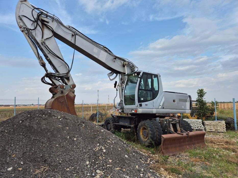 Excavator New Holland