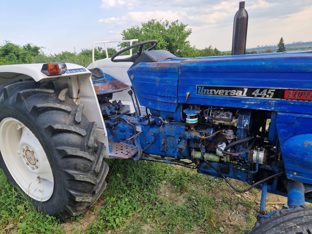 Tractor UTB 445