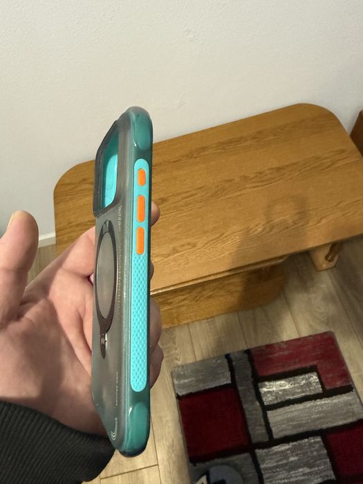 Vand husa Torras pentru Iphone 17 pro