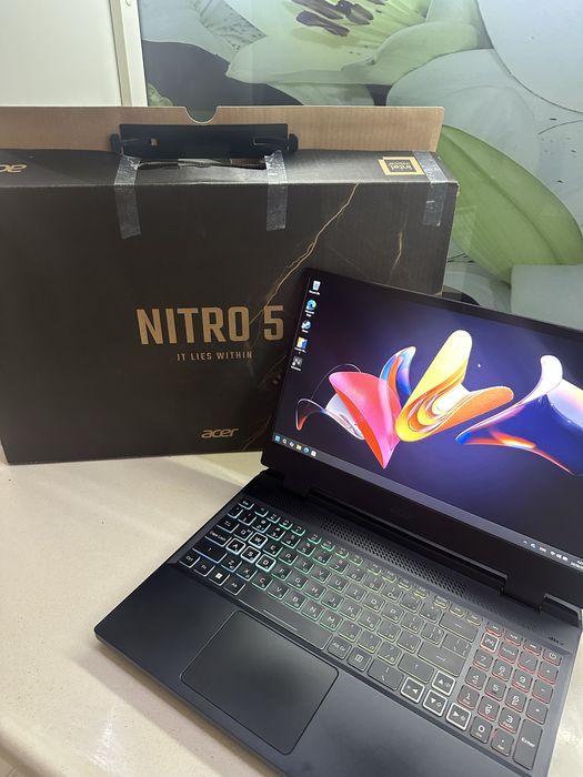 Acer Nitro геймърски лаптоп!!