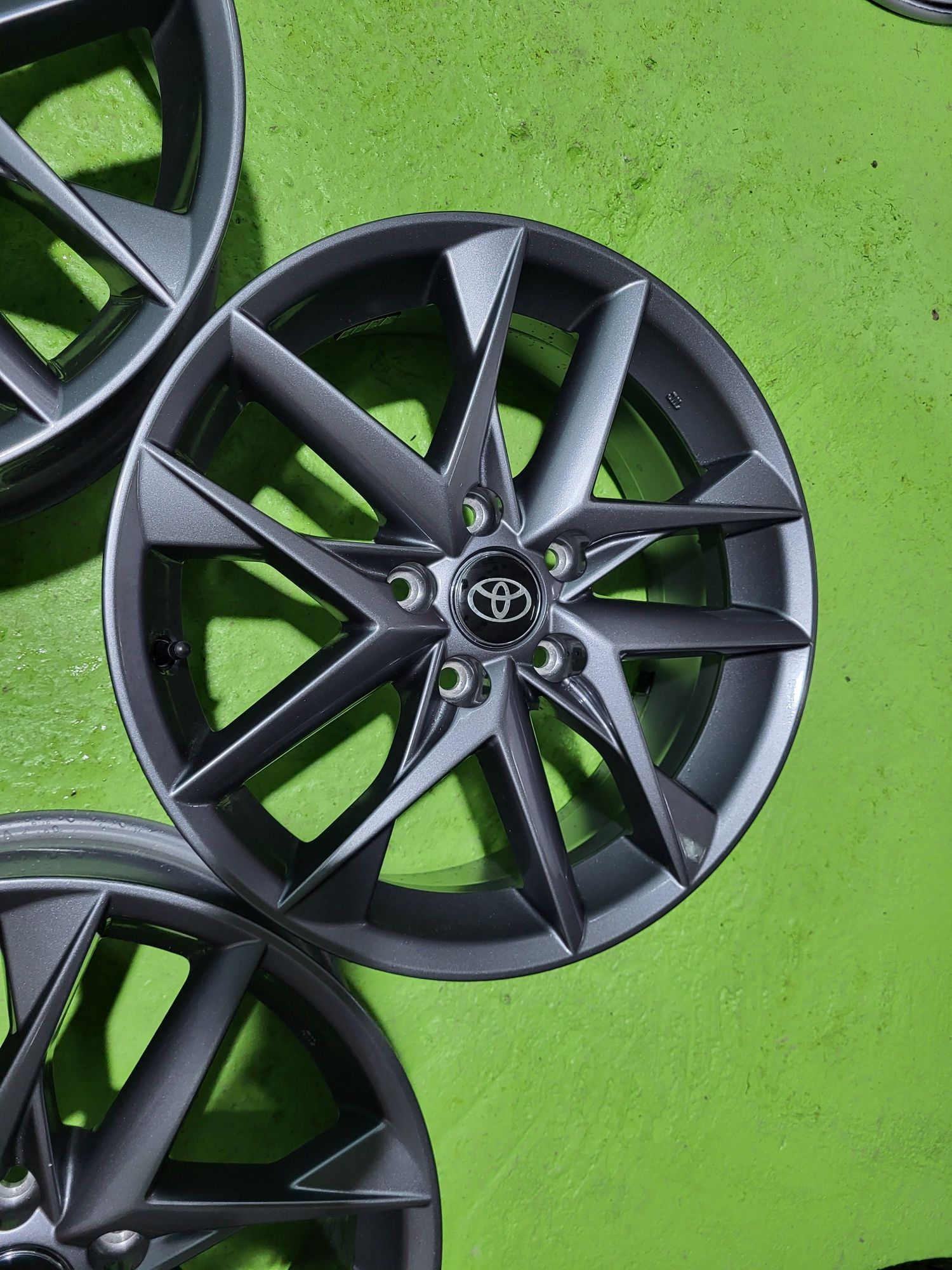 17 5x114.3 Toyota лети джанти 5х114.3