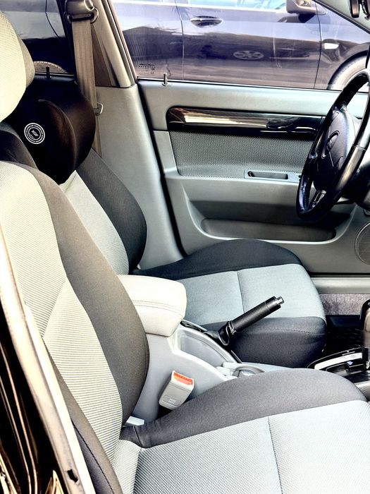 Gentra qora avtamat full hamma narsasi bor