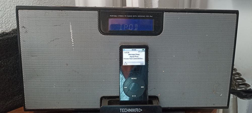 Radio digital cu ipod