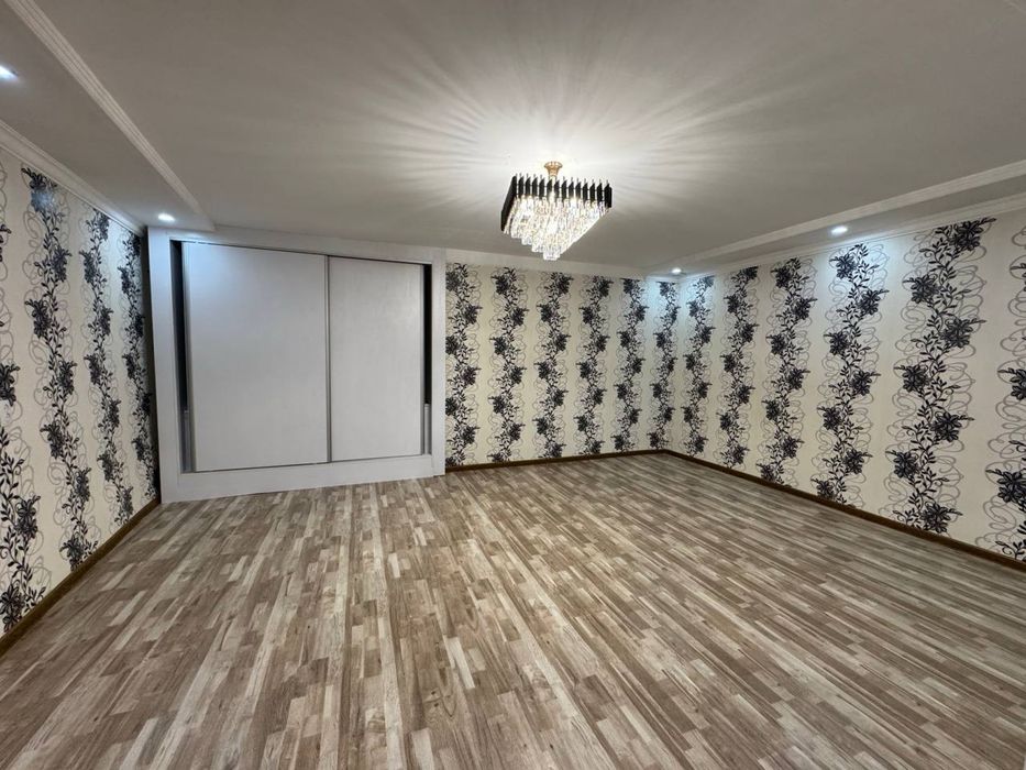 Бадамзар 6 комн 3,5 сотик еуродом