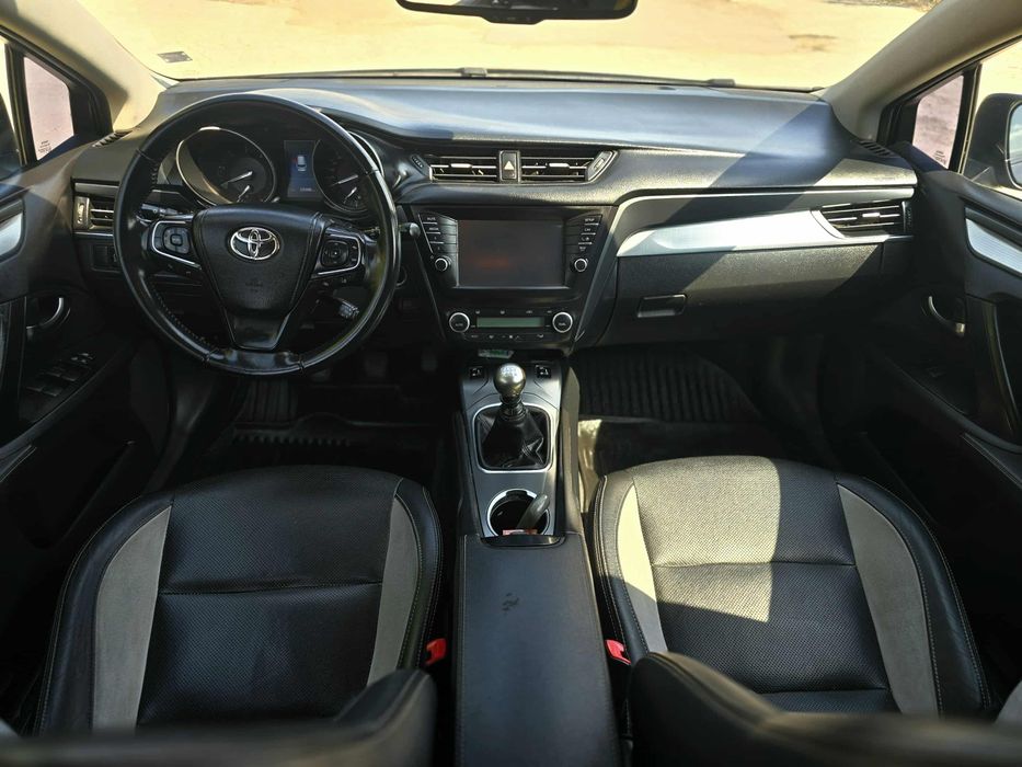 Toyota Avensis 2016