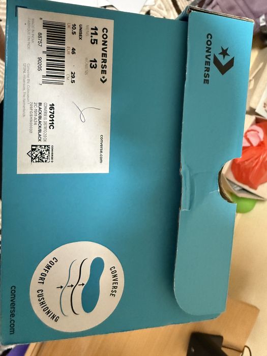 Teniși converse noi..