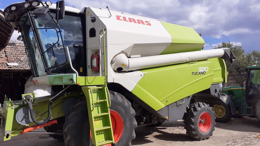 Combina Claas Tucano 320 cu header Vario 540 KIT rapita. An 2012