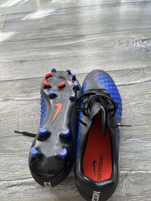 Ghete de fotbal Adidas, Nike, Under Armour