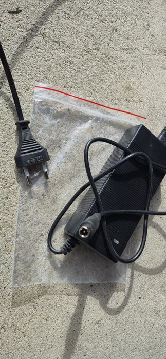 Incarcator trotineta bicicleta 36V output 42V