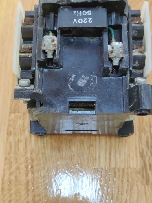 Vând contactor 32A - 500V