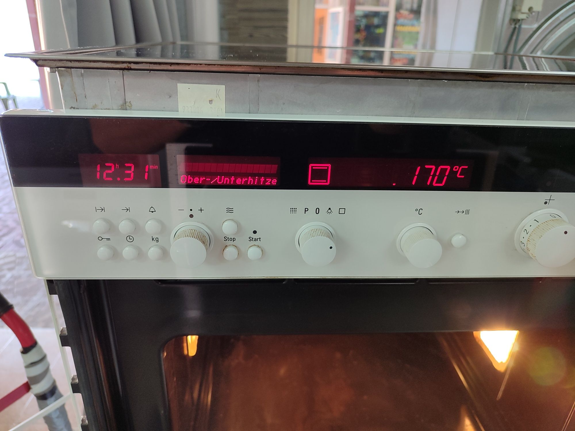 Комбинирана Фурна Siemens с котлони и микровълнова пиролиза.