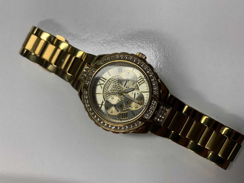 Часы женские Guess swarovski