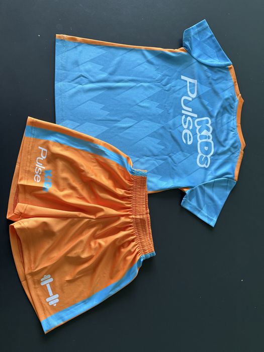 Детски спортен екип/тениска и гащета/