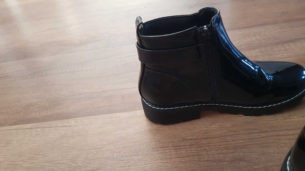 Ghete fetite marimea 32