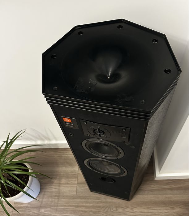 JBL HP 530 – boxe vintage de podea, sunet puternic, mici urme de uzură