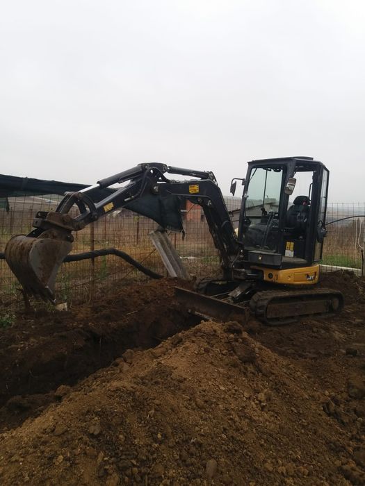 Inchirieri Mini excavator Bobcat miniexcavator miniîncarcător  bob cat