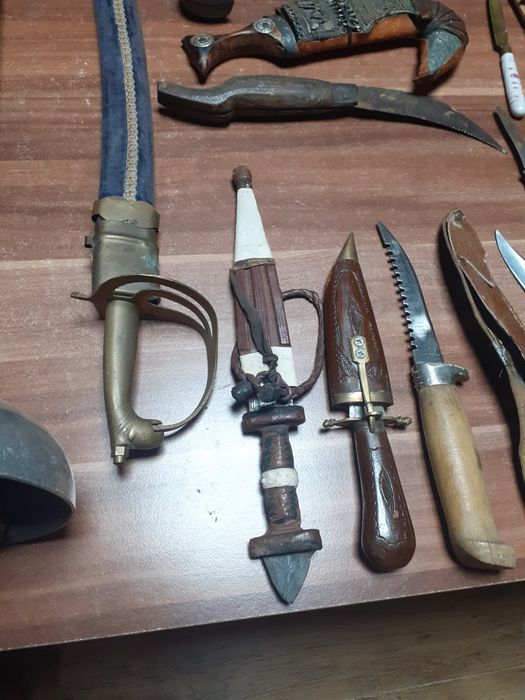Стари  ками,кинжали,саби  и  пищови