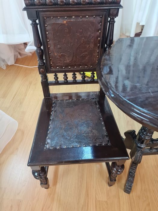 Vand set vintage: masa cu 2 scaune