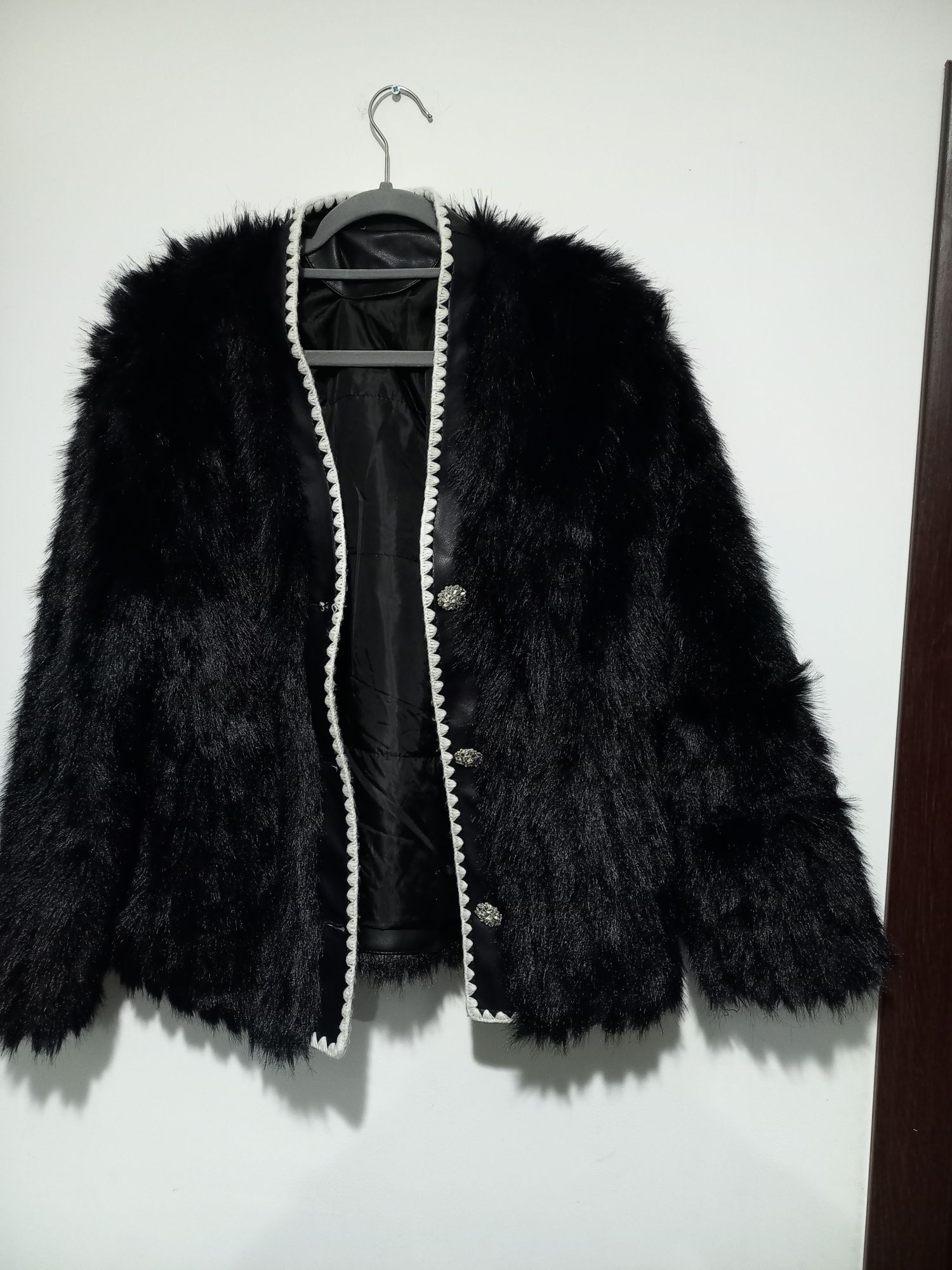 Scurta dama din blana artificiala matlasata la interior marime 42-44