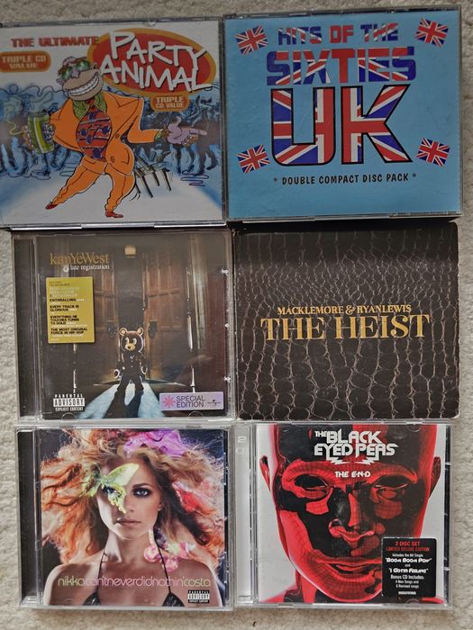 Оригинални компакт дискове от лична колекция