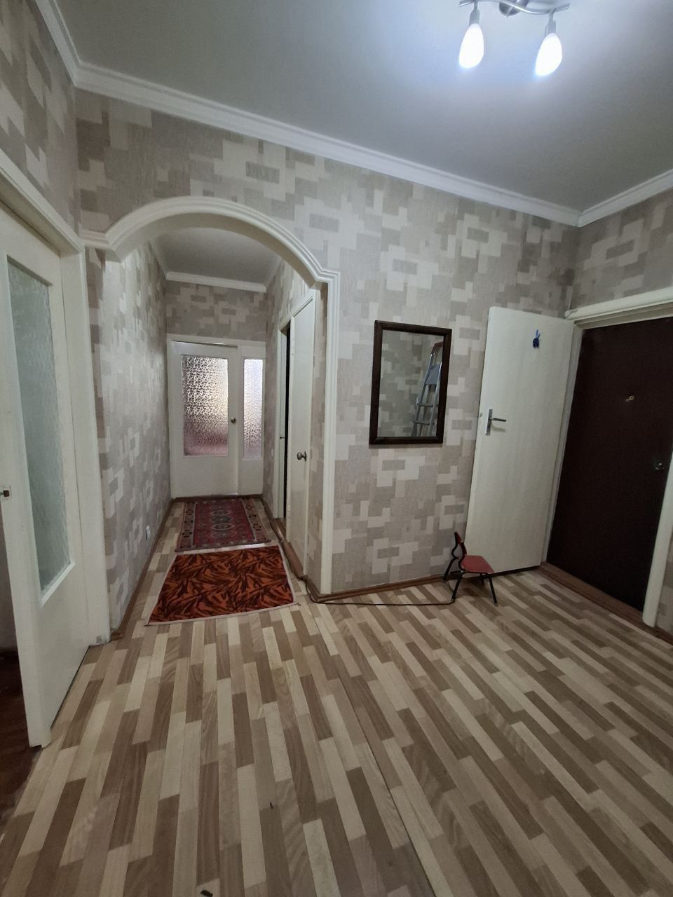 Продажа 2/1/5 на Юнусабад-18,(61кв.м)2 хонали сотилади